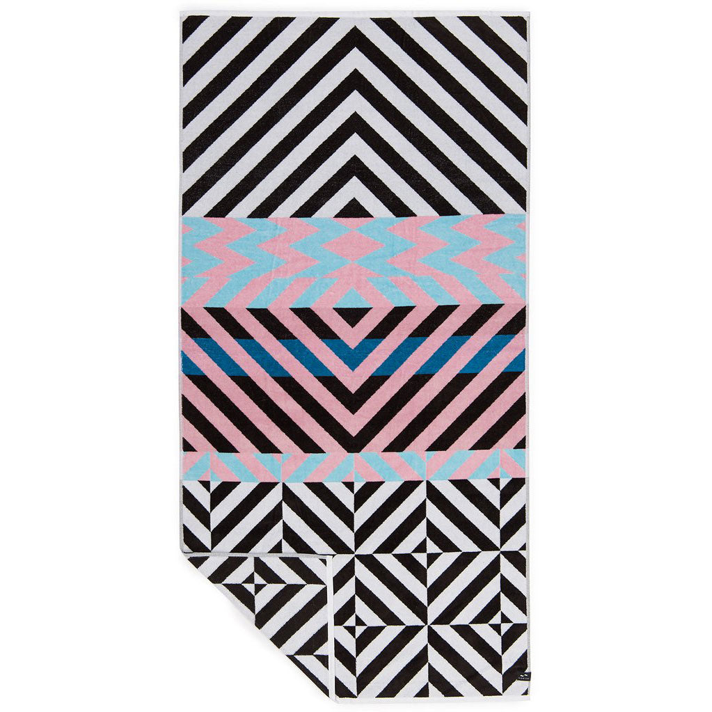 SLOWTIDE RIOT Towel Black